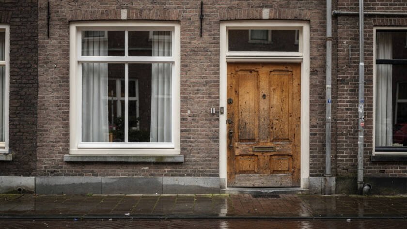 How to Maintain Wooden Windows and Doors in Dutch Weather Conditions