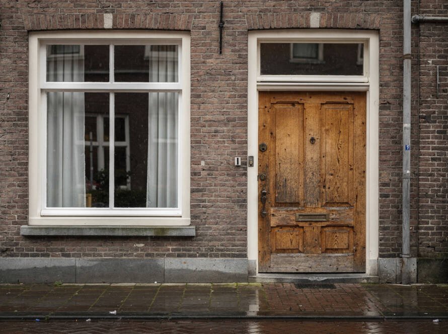 How to Maintain Wooden Windows and Doors in Dutch Weather Conditions