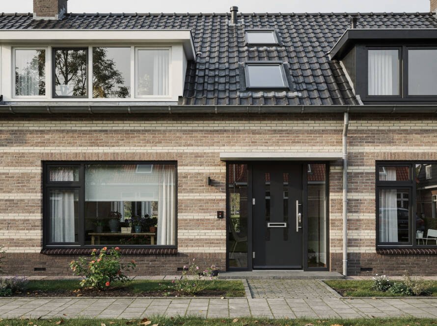 best-glass-and-frame-upgrades-for-1960s-and-1970s-dutch-homes